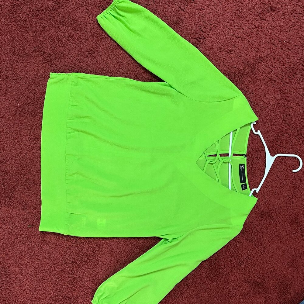NYC - Green Blouse